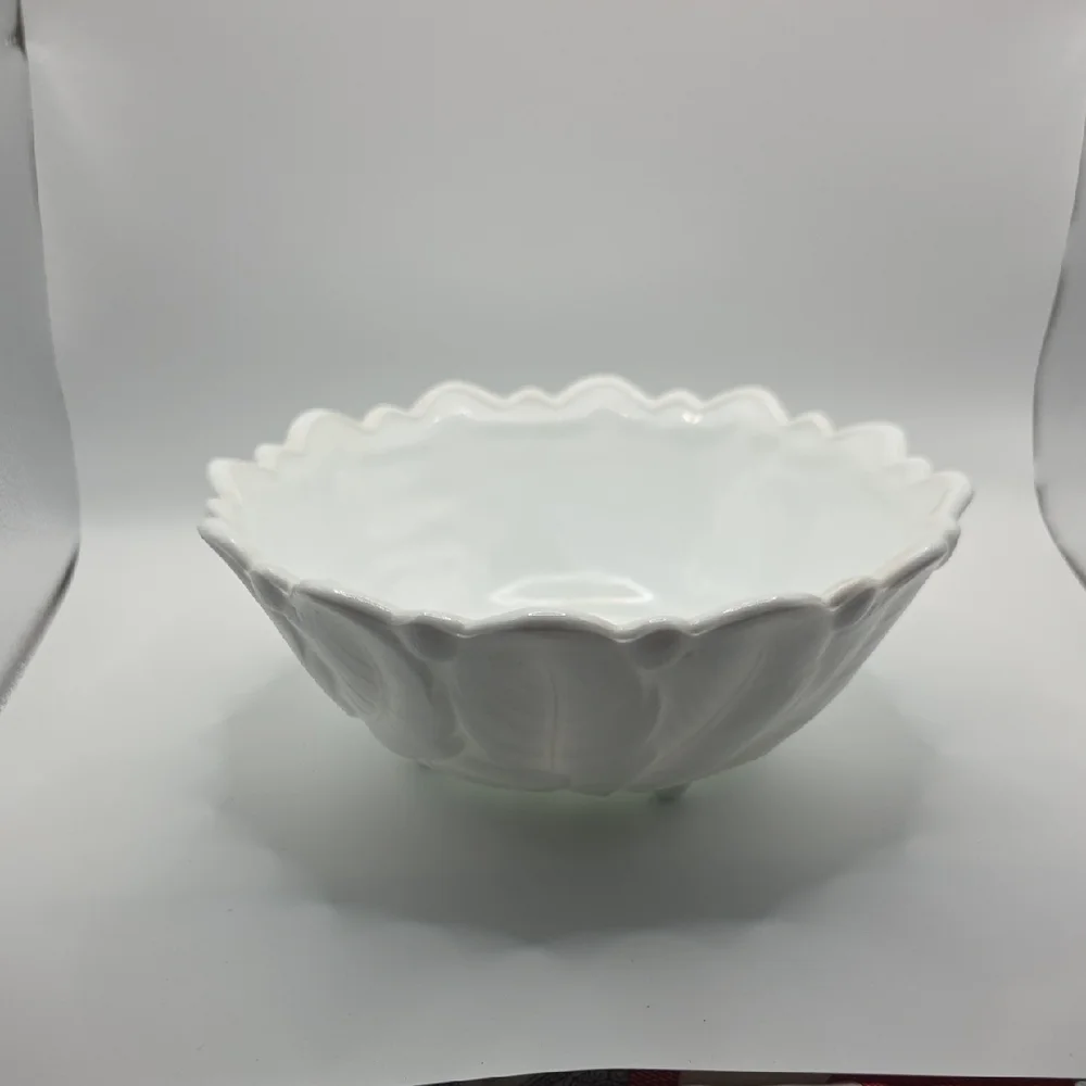 Milk Glass Indiana Glass White Scalloped Bowl. Vintage